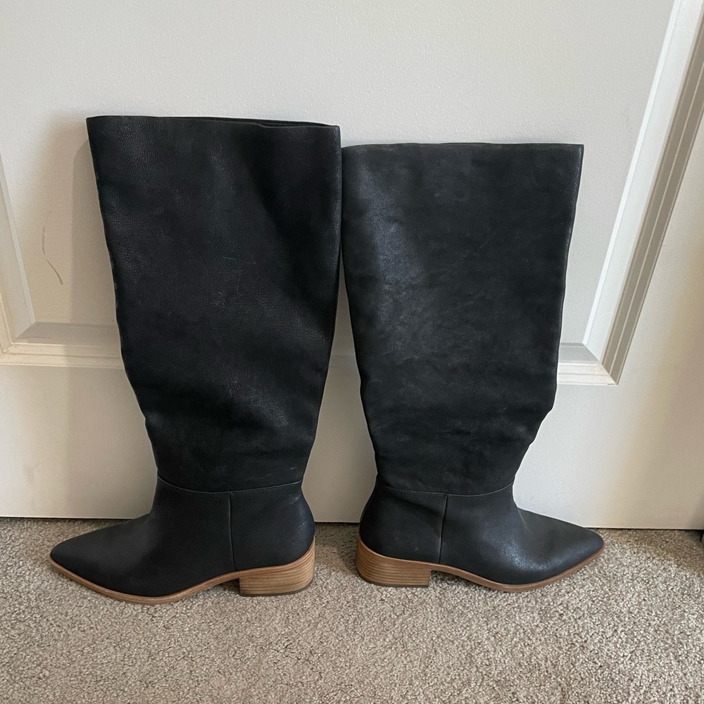 Literally brand new never worn tried them on didn’t fit my foot the way expected